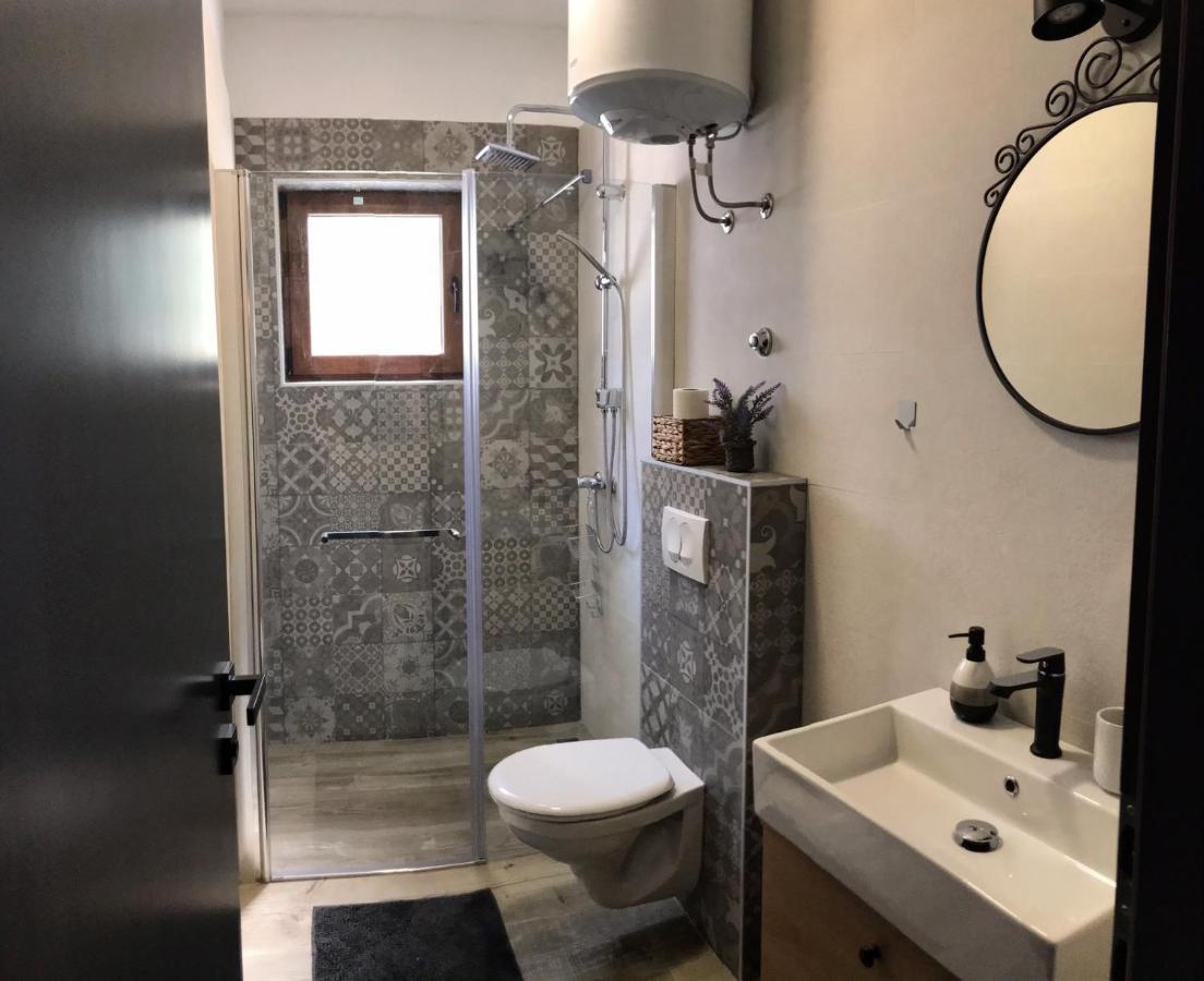 Apartmani Rina Donja Jagodnja Esterno foto