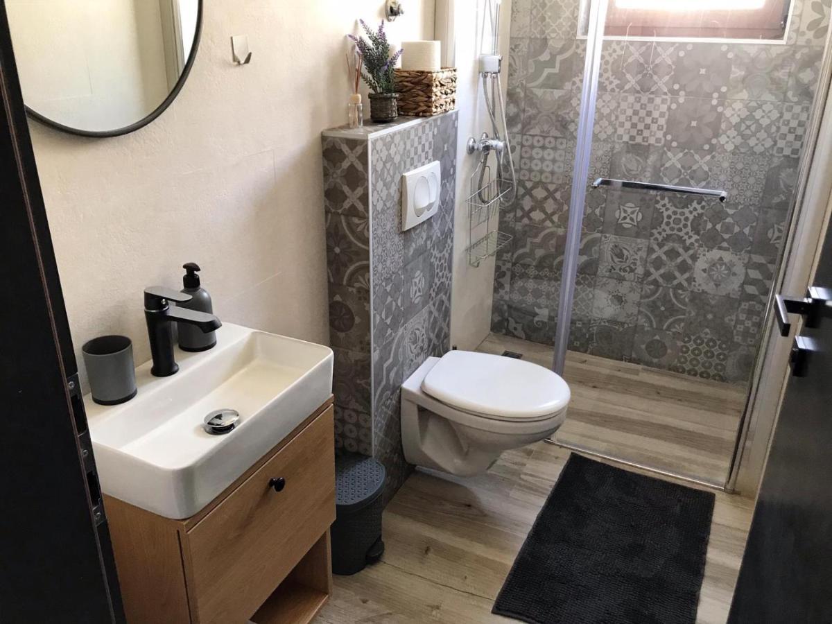 Apartmani Rina Donja Jagodnja Esterno foto