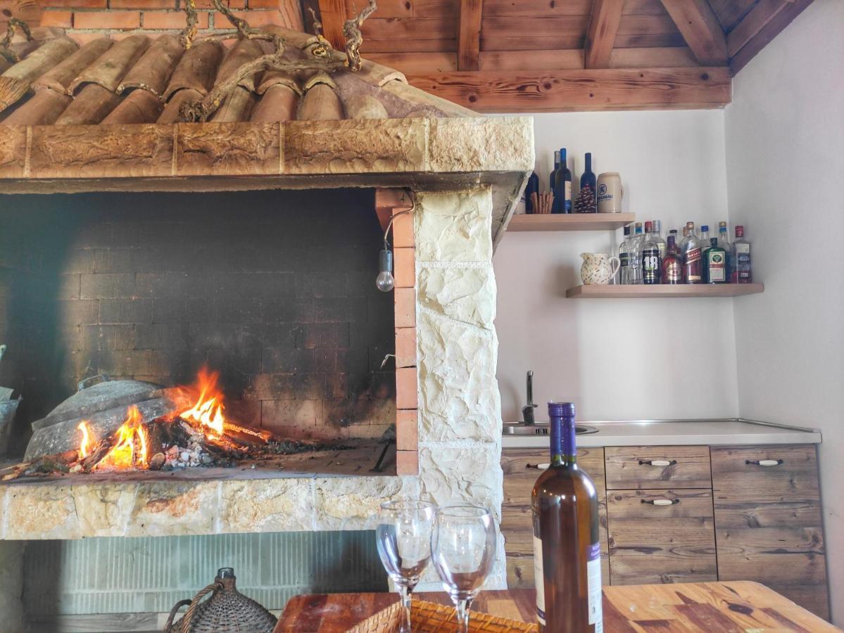 Apartmani Rina Donja Jagodnja Esterno foto